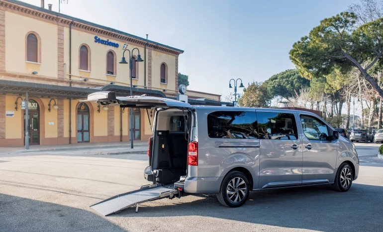 Fiat E Ulysse allestito per trasporto passeggeri disabili