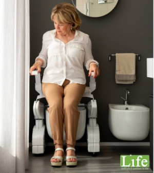 Ausilio per alzarsi e sedersi su wc: l'alzawater elettrico con iva 4% 